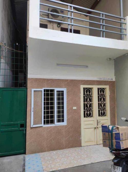 Xe hơi ngủ trong nhà? Mặt tiền đường Xóm Chiếu, Quận 4 Gần khu dân cư đông đúc!